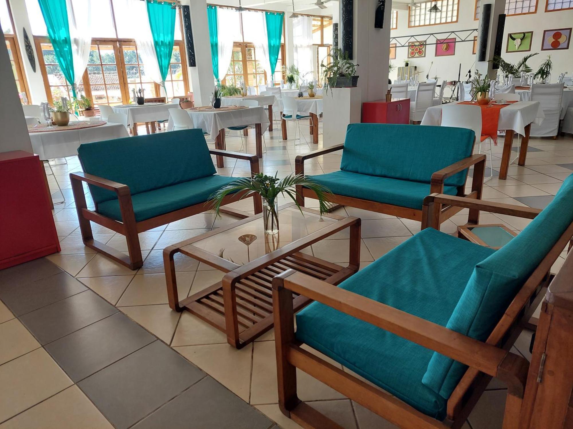 Island Continent Hotel Ivato Airport Exteriör bild